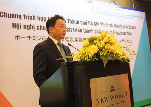 Thứ trưởng Bộ TN&MT Trần Hồng Hà phát biểu tại Hội nghị. (Ảnh: Diễn đàn Doanh nghiệp Điện tử)