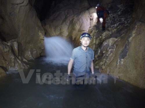 Các chuyên gia hang động thế giới đã phát hiện nguồn nước lớn trong một số hang động tại vùng Cao nguyên đá Đồng Văn. (Ảnh: Hùng Võ/Vietnam+)