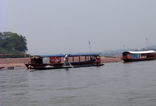 Lào cũng rủi ro khi xây đập Xayaburi