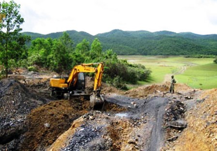 Công ty Than Uông Bí phá rừng phòng hộ lấy than