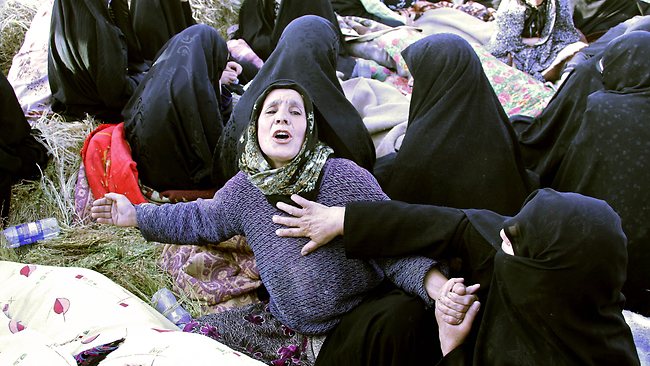 Động đất Iran khiến gần 300 người chết và 5000 người bị thương