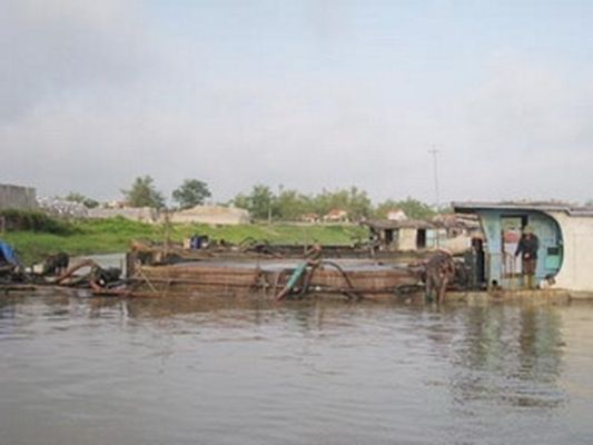 Nhức nhối nạn khai thác cát trái phép tại Hải Dương