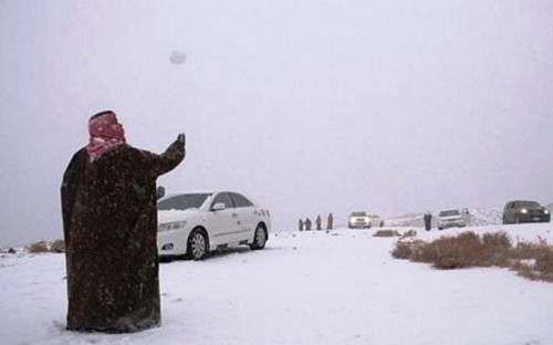Tuyết rơi trắng trời gần Tabuk, Ả-rập Xê-út