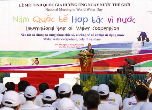 Thủ tướng Nguyễn Tấn Dũng cho rằng, hợp tác vì nước sẽ góp phần quan trọng vào công cuộc xóa đói giảm nghèo, thực hiện công bằng xã hội, cải thiện điều kiện sống và các cơ hội giáo dục, đặc biệt cho phụ nữ và trẻ em (Ảnh: Nhật Bắc/Chinhphu.vn)