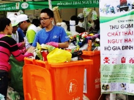 Ngày hội tái chế chất thải TP.HCM năm 2012 (Ảnh: Thanh Vũ/TTXVN)