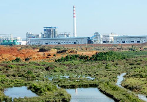 Nhà máy sản xuất alumin Tân Rai (Ảnh: TTXVN)