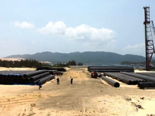 Dự án cảng trung chuyển Vân Phong sau 3 năm triển khai đến nay mới chỉ đóng được 145 cây cọc