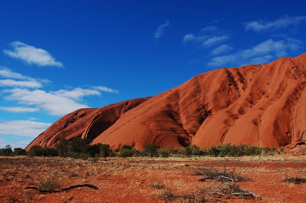 Vườn quốc gia Uluru-Kata Tjuta là cái rốn của thế giới và là biểu tượng nổi tiếng nhất của Australia