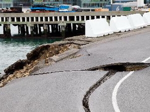 Một tuyến đường bị sạt lở sau trận động đất tại cảng Wellington, New Zealand (Nguồn: AFP)
