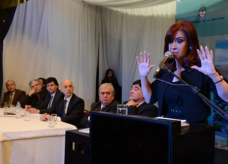Tổng thống Cristina công bố kết quả đấu thầu (ảnh: Phủ tổng thống Argentina)