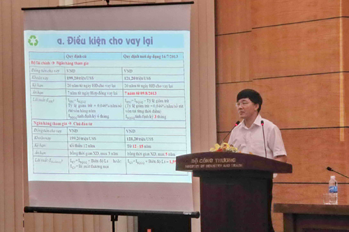 Ông Phạm Trọng Thực, Vụ trưởng Vụ năng lượng mới và tái tạo (GDoE) giới thiệu về dự án REDF (Ảnh: Bộ Công Thương)