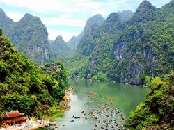 Tràng An mùa lễ hội (Ảnh: Báo Ninh Bình)