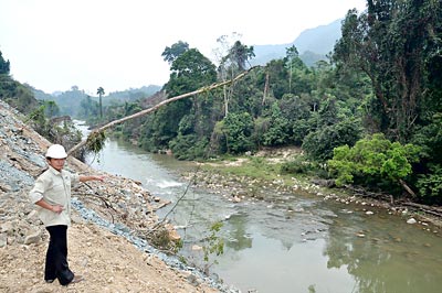 Sau khi tích nước, nhà máy thủy điện Thượng Kon Tum sẽ xả nước vào suối Đắk Lô (xã Ngọc Tem, huyện Kon Plông) chảy về lưu vực sông Trà Khúc (Quảng Ngãi).