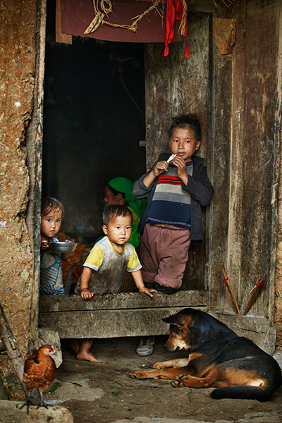 Trông mẹ về chợ