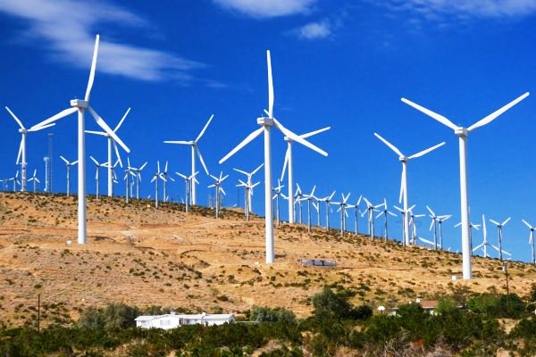 bảo vệ môi trường và công nghệ xanh; năng lượng sạch và năng lượng tái tạo (Ảnh: tietkiemnangluong.vn)