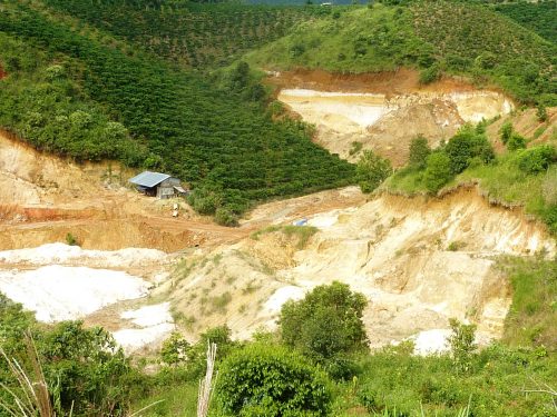 Một mỏ khoáng sản ở Lâm Đồng (Ảnh: Dương Thọ/ThienNhien.Net)