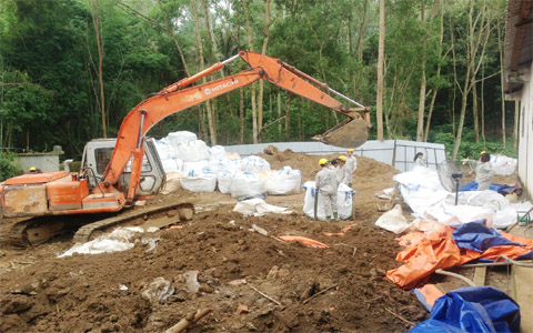 Vụ chôn hóa chất: Truy vấn “nóng” chuyện trách nhiệm