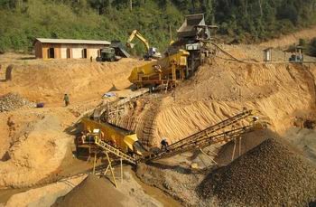 Các tổ chức thực hiện khai thác khoáng sản mà không có Giấy phép khai thác theo quy định sẽ bị phạt tối đa 2 tỷ đồng (Ảnh minh họa: Chinhphu.vn)
