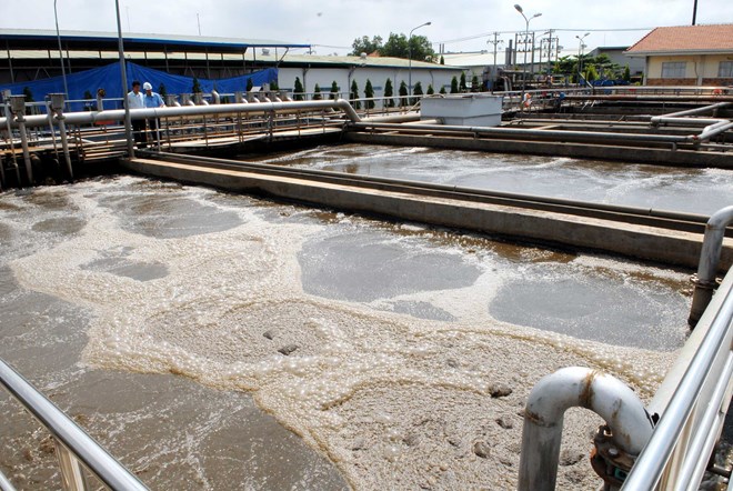 Tỷ lệ nước thải tại các khu công nghiệp được xử lý còn đạt thấp, nguy cơ gây ô nhiễm môi trường cao (Ảnh: TTXVN)