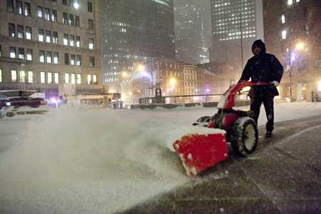 Tuyết phủ dày tới 10 cm trên các đường phố ở thành phố New York, Mỹ ngày 2/1/2014 do bão tuyết "Hercules"(Ảnh: AFP)