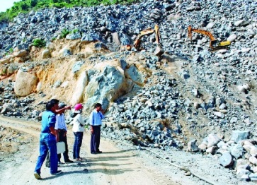 Một mỏ đá thuộc núi Bà Đen (Ảnh: baotayninh.vn)