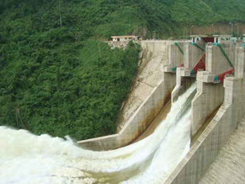 thuỷ điện A Vương là một trong những dự án thuỷ điện bậc thang trên hệ thống sông Vũ Gia-Thu Bồn (Ảnh: EVN)