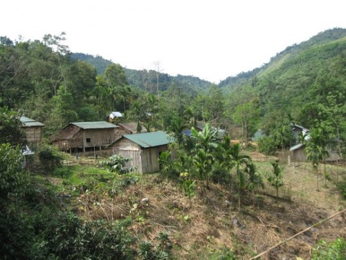 Một góc làng Khe Dưng (Ảnh: nld.com.vn)