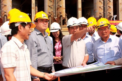 Phó Thủ tướng Hoàng Trung Hải kiểm tra thực tế tại Dự án Nhà máy Alumin Nhân Cơ (Ảnh: M.T/BizLIVE.vn)