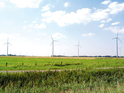 Năng lượng gió, một trong các loại năng lượng tái tạo đang được chú ý đầu tư ở Đông Nam Á (Ảnh: SGGP)