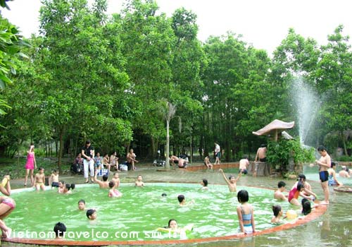 Suối nước nóng Thanh Thủy/Phú Thọ (Ảnh: viettravel.com)