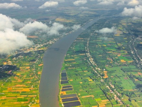 Sông Hậu chảy trên địa bàn hai tỉnh An Giang và Đồng Tháp (Ảnh: Duy Khương/TTXVN)