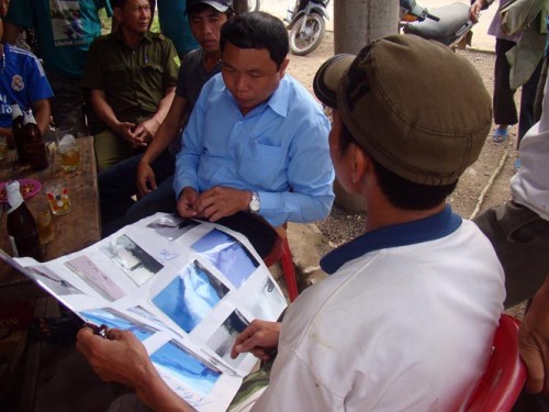 Những hình ảnh xả bụi khói của Nhà máy được người dân ghi lại được làm bằng chứng trước các cấp có thẩm quyền (Ảnh: Báo Quảng Ninh)