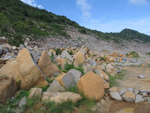 Khai thác khoáng sản trái phép ở khu di tích lịch sử núi Bà Đen bị xử lý nghiêm. (Ảnh minh hoạ: Báo Tây Ninh Online)