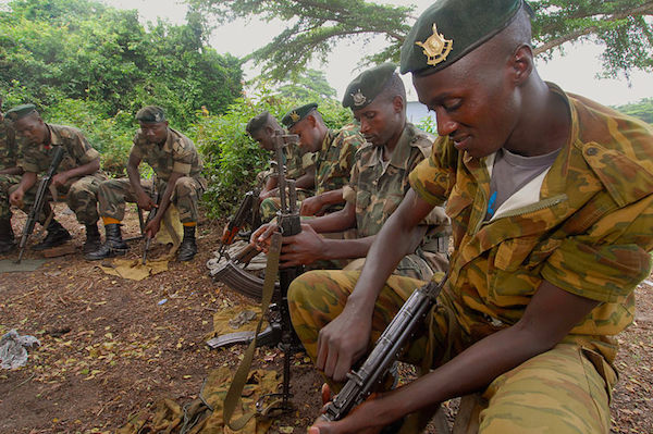 Lực lượng gìn giữ hòa bình của Cộng hòa Burundi đang chuẩn bị cho đợt chuyển quân tới Somalia nhằm chống lại quân nổi dậy Al-Shabaab. 