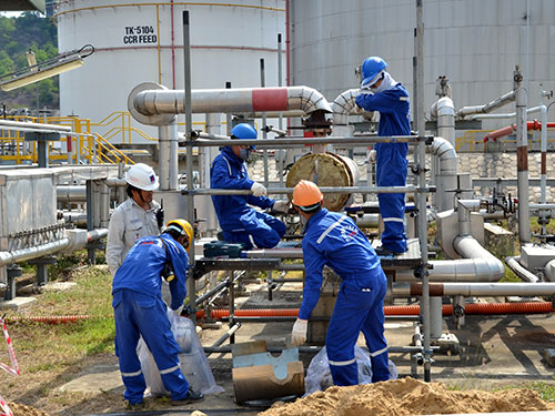 Nguồn thu từ Nhà máy Lọc dầu Dung Quất chủ yếu được nộp vào ngân sách trung ương (Ảnh: Tử Trực/nld.com.vn)