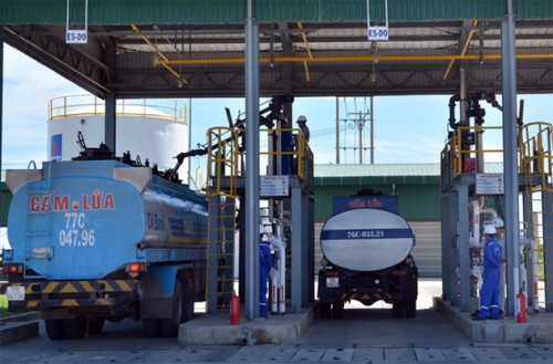 Nhà máy Bio Ethanol Dung Quất sản xuất và cung cấp xăng E5. (Ảnh: Nhân Dân)