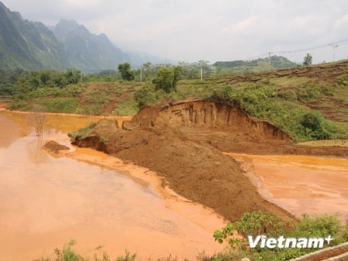  Nhiều doanh nghiệp chưa quan tâm đến việc lập báo cáo đánh giá tác động môi trường (Ảnh: Hùng Võ/VietnamPlus)