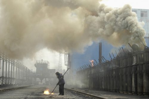 Trung Quốc đối mặt với tình trạng ô nhiễm trầm trọng (Ảnh: counselheal.com)