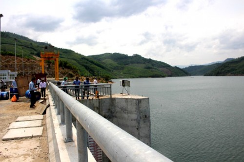 Thủy điện Đắkđrinh, công trình hưởng lợi nhờ nguồn nước của hai tỉnh Kon Tum và Quảng Ngãi, phải chi trả tiền dịch vụ môi trường rừng (Ảnh: Nguyễn Khâm/Báo Quảng Ngãi)