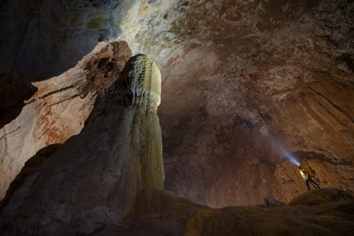 Theo anh muốn đến được hang Sơn Đoòng thì cả đoàn cũng đã đi qua hang Én - Một trong những hang động rất đẹp tại rừng Phong Nha - Kẻ Bàng (Ảnh nhân vật cung cấp).