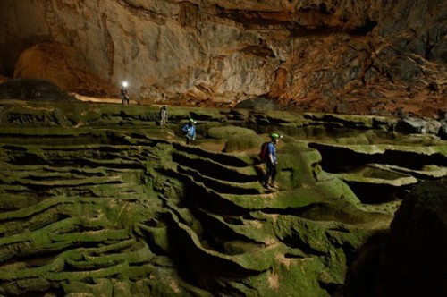 Vẻ đẹp phía bên trong hang Sơn Đoòng (Ảnh: National Geographic)