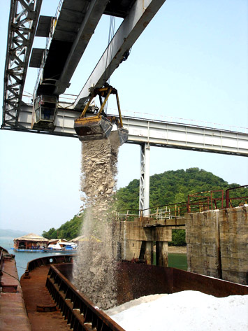 Khai thác, chế biến titan phải đảm bảo môi trường (Ảnh: Hà Giang/Đại Đoàn Kết)