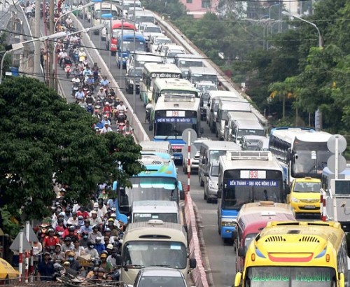 Một số đô thị tại Việt Nam hay xảy ra ùn ứ giao thông. (Ảnh: Phạm Cao Minh)