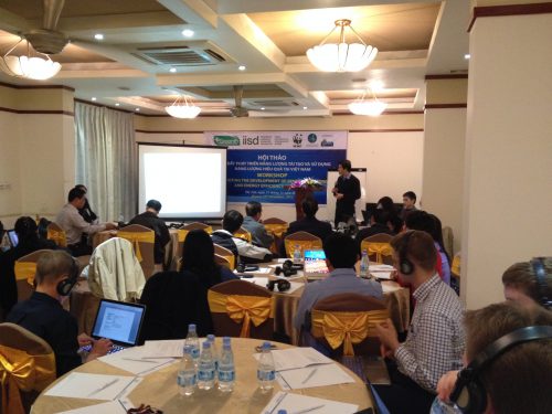 Tiến Sĩ Nguyễn Quốc Khánh chia sẻ kết quả nghiên cứu. (Ảnh: Mai An)