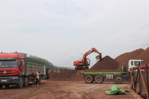 Hoạt động XK khoáng sản ở cảng Vũng Áng-Hà Tĩnh. (Ảnh: Báo Hải Quan)