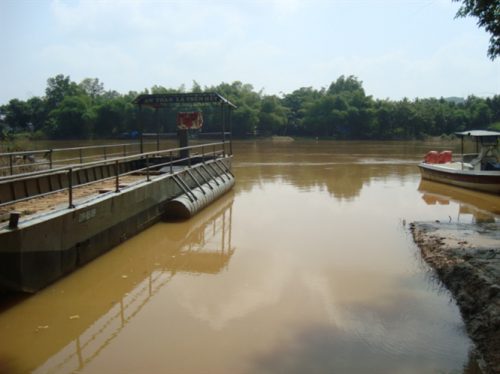 Nhiều cánh rừng dọc sông Đồng Nai này đã ngã xuống để đổi lấy thủy điện. (Ảnh: nongnghiep.vn)