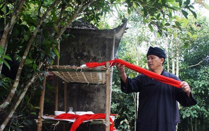 Thiêng liêng lễ cúng rừng