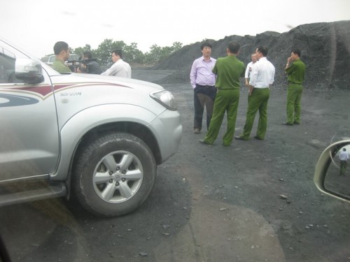 Lực lượng công an kiểm tra tại khai trường Cty than Hạ Long