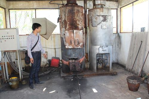 Lò đốt chất thải rắn của Bệnh viện Đa khoa tỉnh Sơn La hiện đã xuống cấp nghiêm trọng. (Ảnh: Trần Hương)