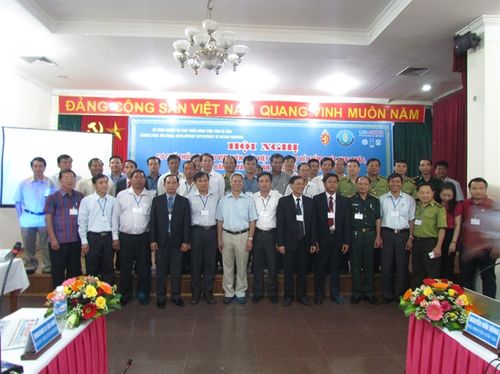 Hội nghị giao ban 3 tỉnh biên giới 2 nước Việt - Lào tại Hà Tĩnh (12/5/2015). (Ảnh: nongnghiep.vn)